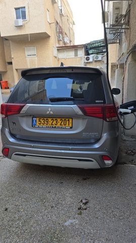 מיצובישי אאוטלנדר