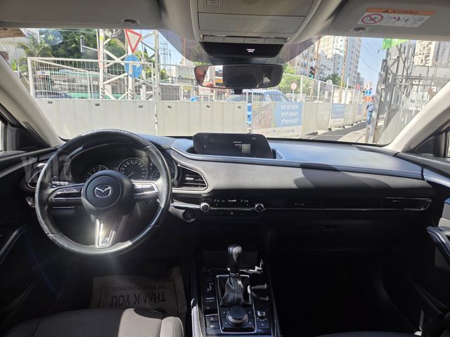 מודעת רכב מאזדה CX-30 1