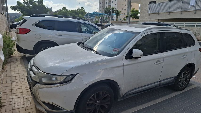 מיצובישי אאוטלנדר