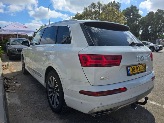 אאודי Q7