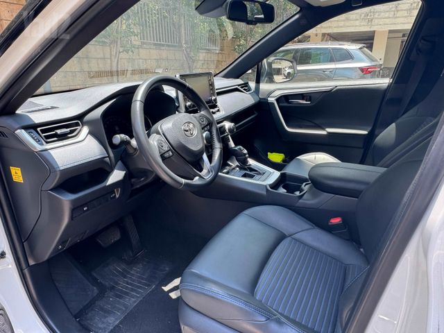 טויוטה RAV4
