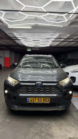 טויוטה RAV4