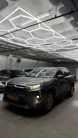 טויוטה RAV4