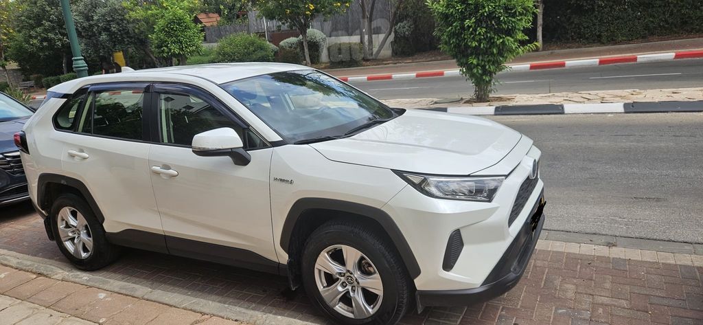טויוטה RAV4