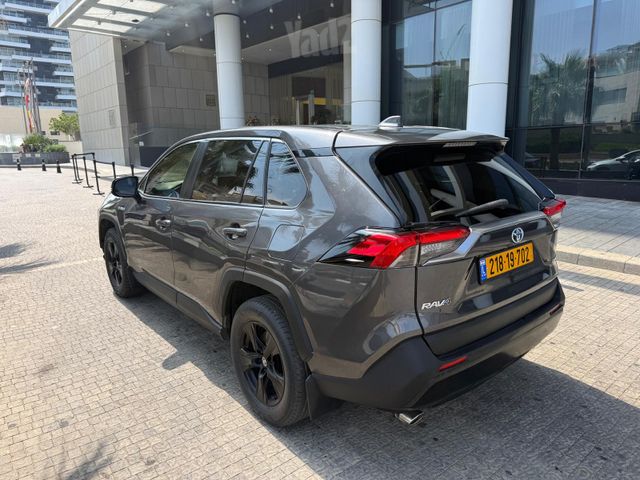 טויוטה RAV4