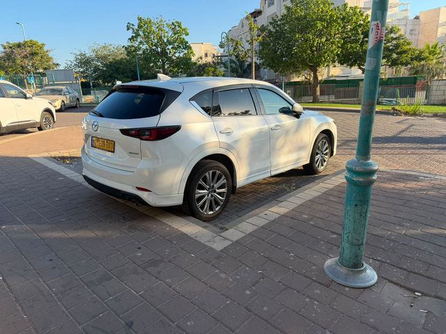מודעת רכב מאזדה CX-5