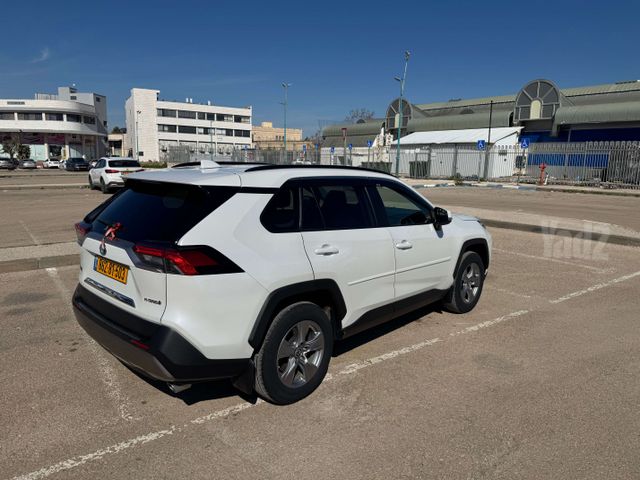 טויוטה RAV4