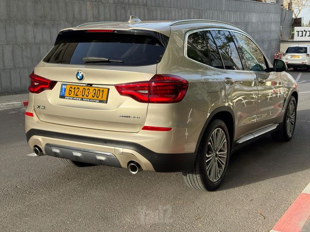 ב מ וו X3