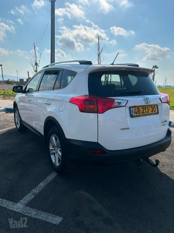 מודעת רכב טויוטה RAV4 2