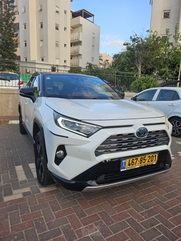 טויוטה RAV4