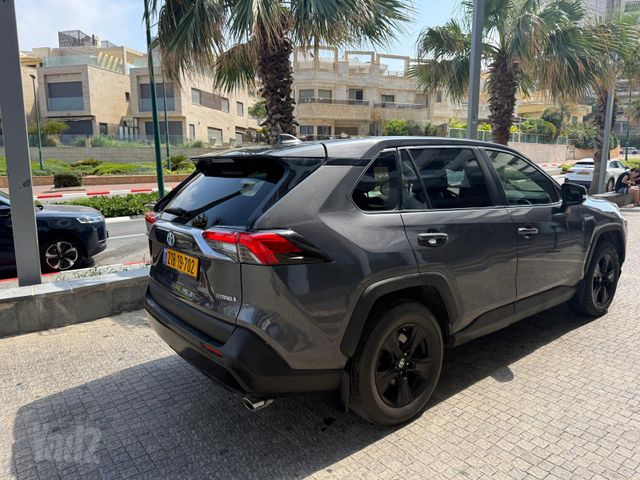 טויוטה RAV4