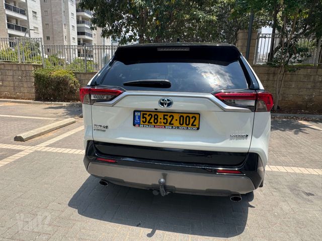 טויוטה RAV4