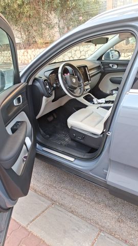מודעת רכב וולוו XC40