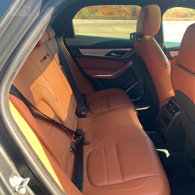 יגואר F-Pace