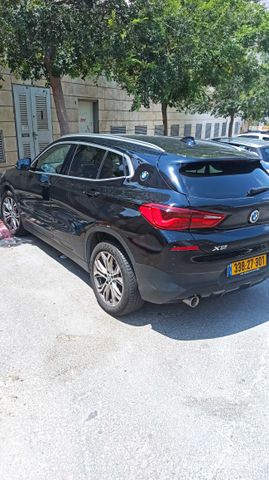 ב מ וו X2