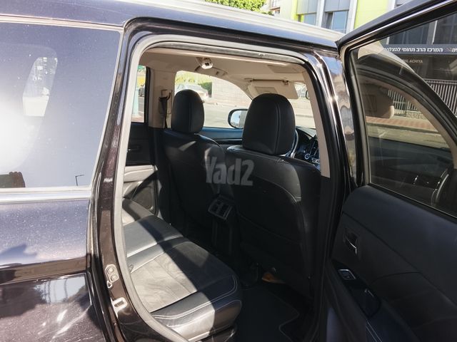 מיצובישי אאוטלנדר