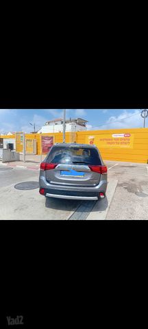 מיצובישי אאוטלנדר