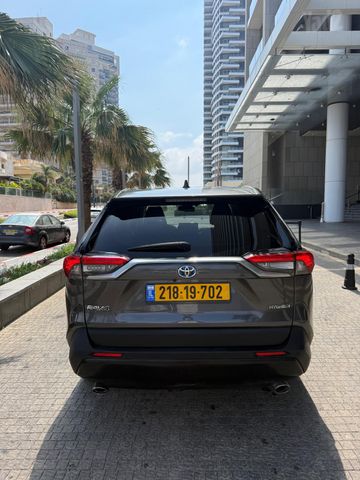 טויוטה RAV4