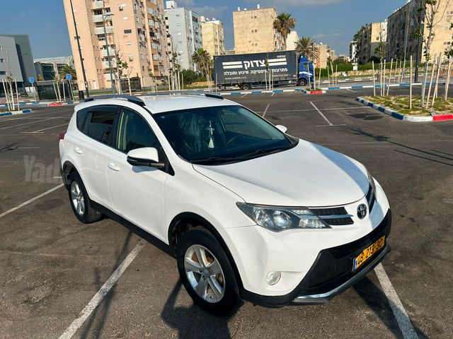 מודעת רכב טויוטה RAV4
