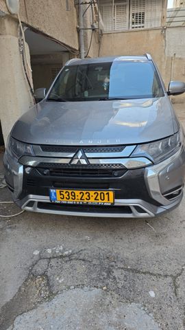 מיצובישי אאוטלנדר