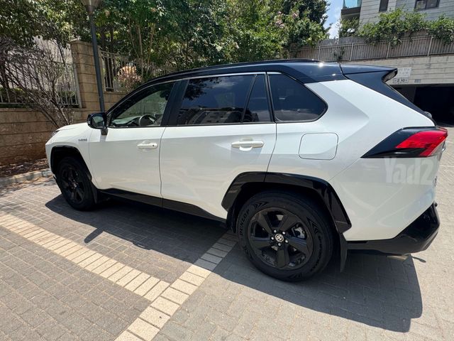 טויוטה RAV4