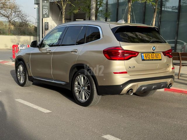 ב מ וו X3