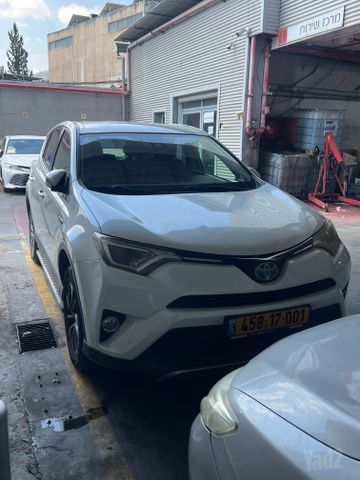 טויוטה RAV4