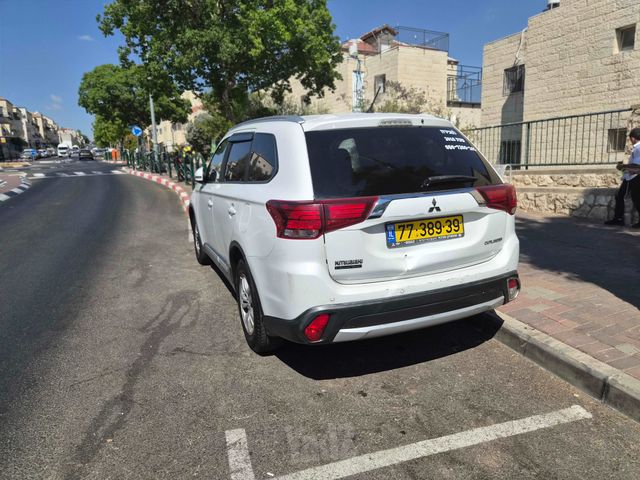 מיצובישי אאוטלנדר