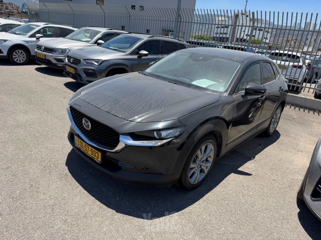 מודעת רכב מאזדה CX-30