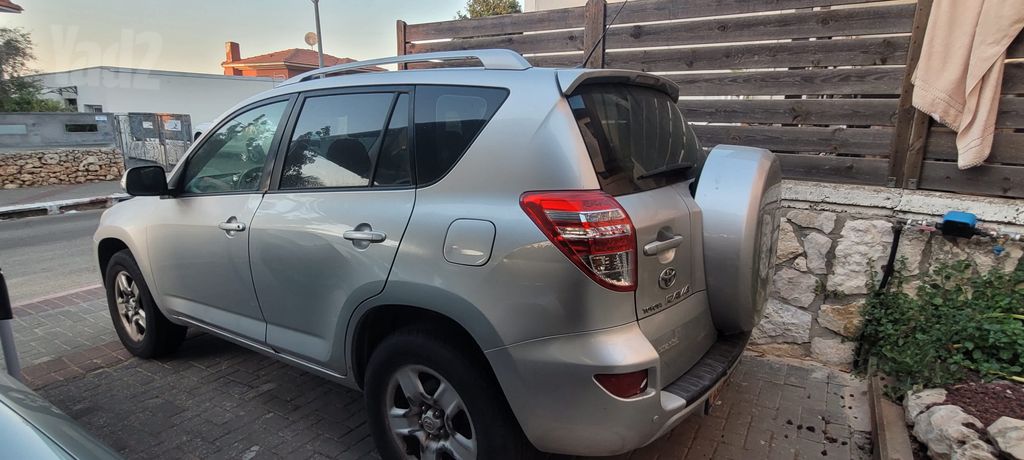 טויוטה RAV4