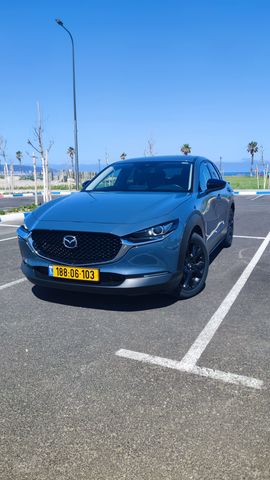מודעת רכב מאזדה CX-30