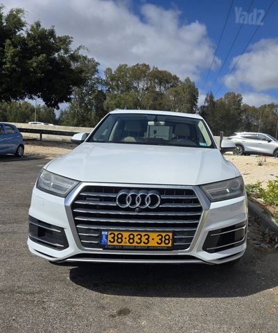מודעת רכב אאודי Q7