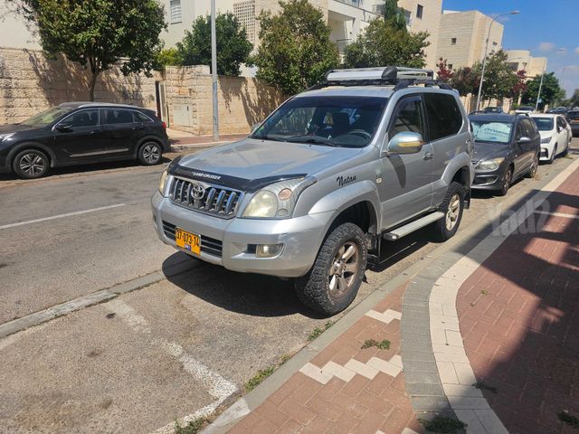 טויוטה לנד קרוזר