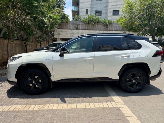 טויוטה RAV4