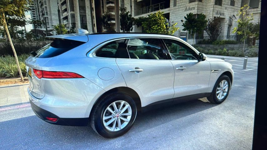 יגואר F-Pace