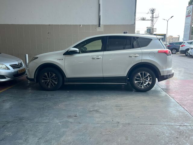 מודעת רכב טויוטה RAV4