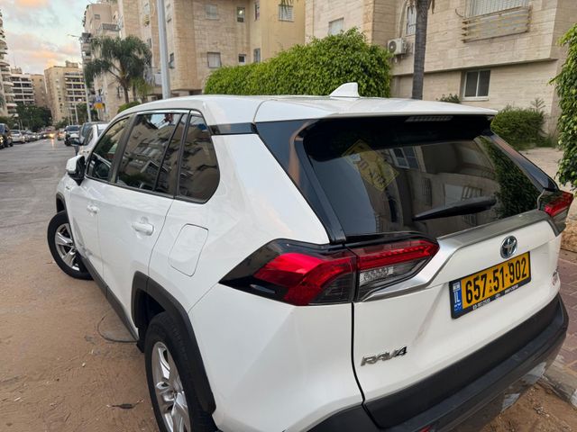 טויוטה RAV4