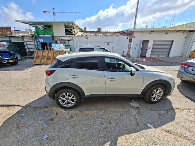 מודעת רכב מאזדה CX-3