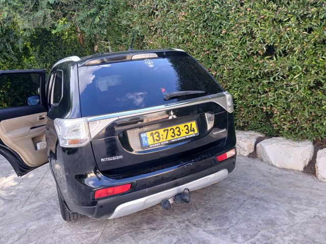 מיצובישי אאוטלנדר