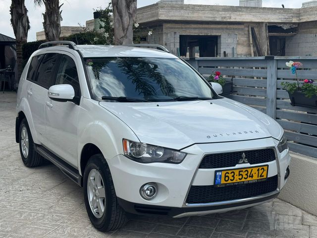 מיצובישי אאוטלנדר