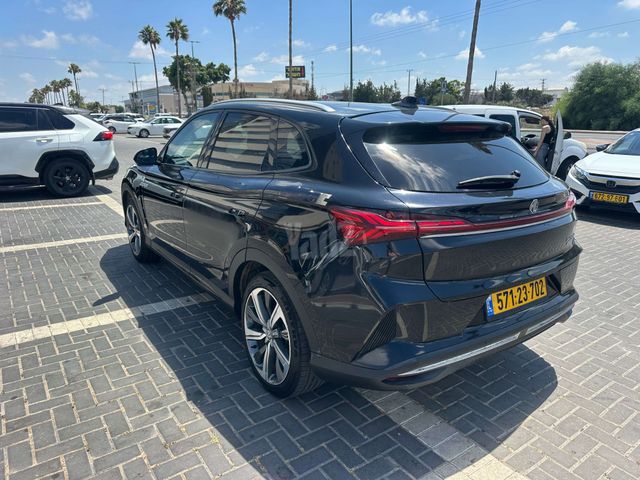 אם ג'י מארוול R