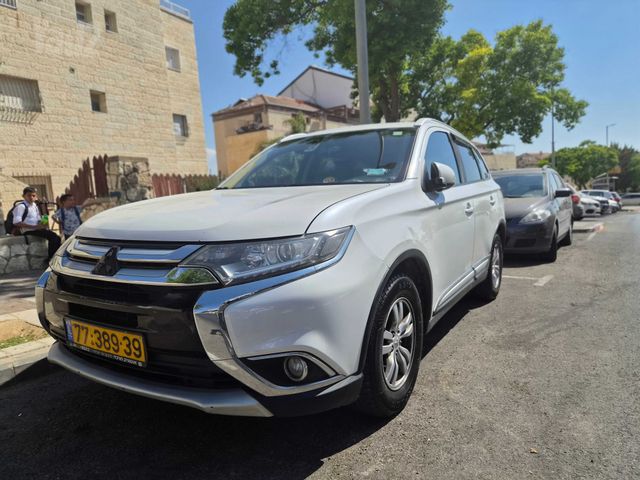 מיצובישי אאוטלנדר