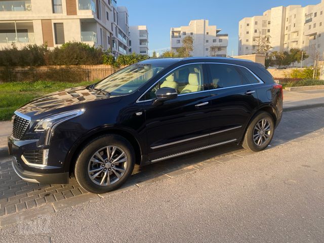קאדילק XT5