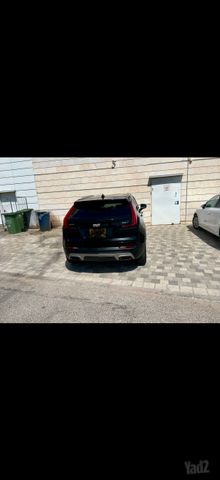 קאדילק XT4