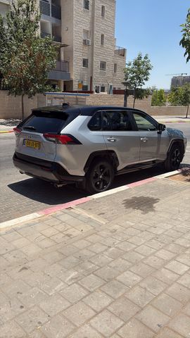 טויוטה RAV4