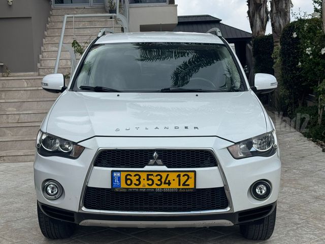 מיצובישי אאוטלנדר