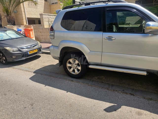 טויוטה לנד קרוזר