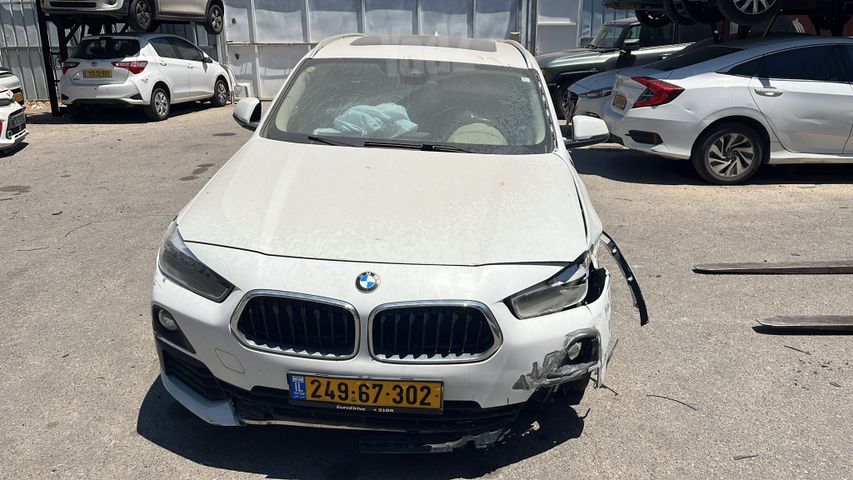 ב מ וו X2