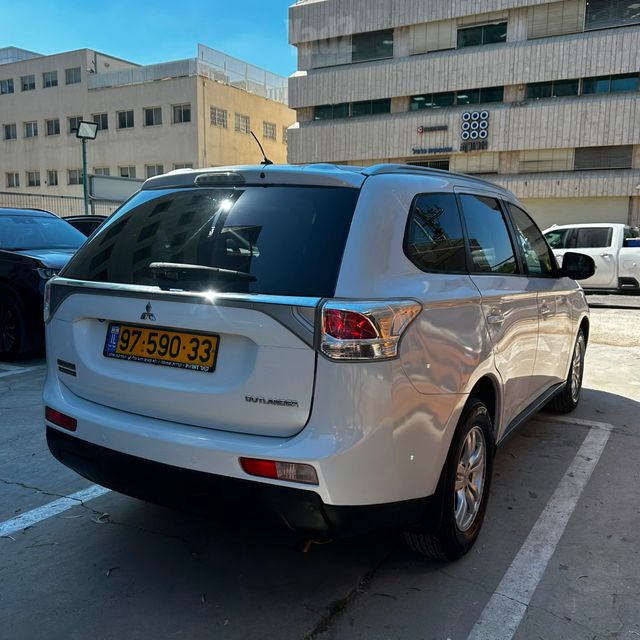 מיצובישי אאוטלנדר
