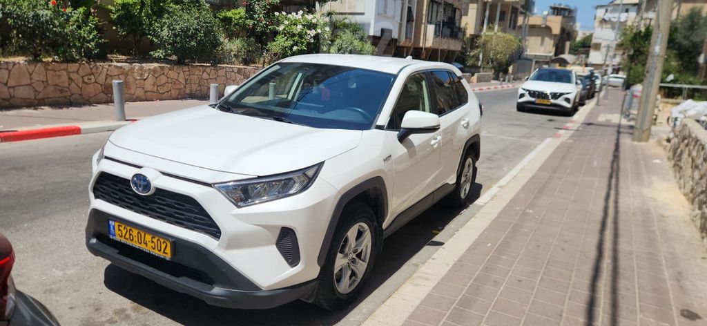 טויוטה RAV4